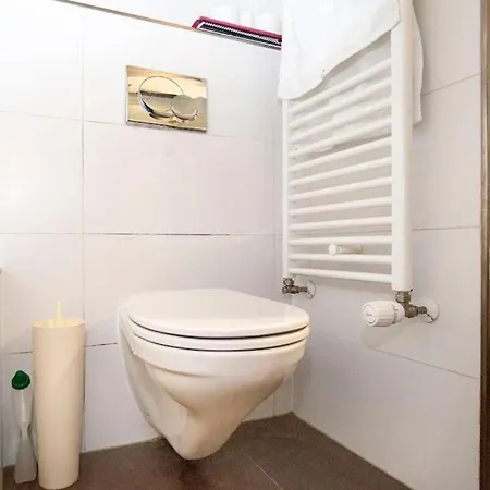 Private At Houseboat Hotel na wodzie