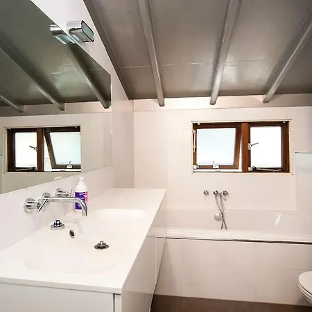 Private At Houseboat