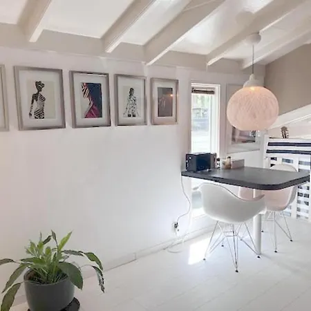 Private At Houseboat Tekne