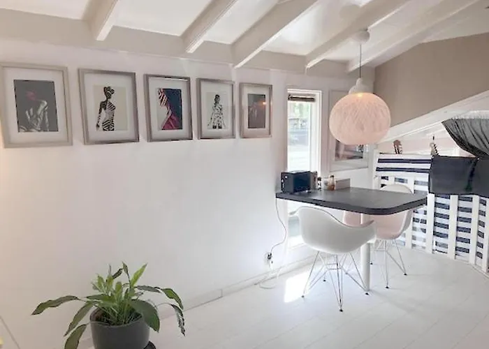 Private At Houseboat Πλωτό κατάλυμα