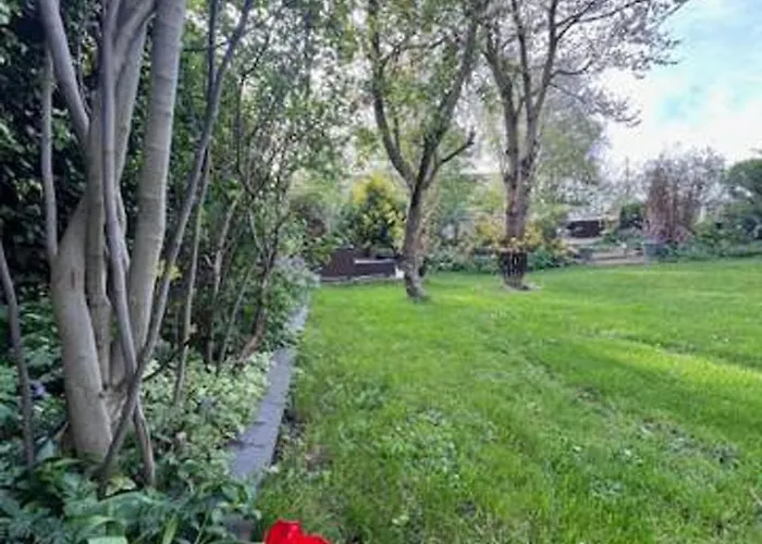 Πλωτό κατάλυμα Private At Houseboat