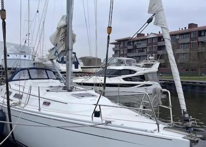 Πλωτό κατάλυμα Private At Houseboat