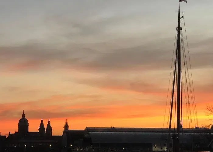 Private At Houseboat Πλωτό κατάλυμα *